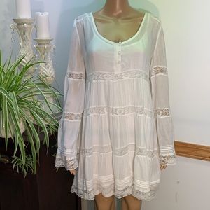 GUESS beautiful white dress size 6 great condition